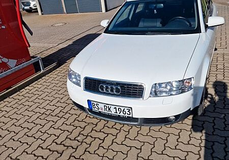 Audi A4 2.4 multitronic -