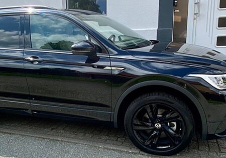 VW Tiguan Allspace Volkswagen Tiguan R Line BLACK 2.0 140kW DSG 4MOTION