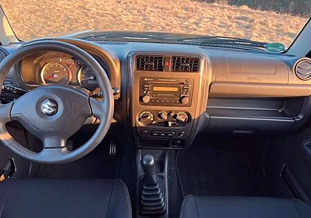 Suzuki Jimny Geländewagen 1.3 4WD