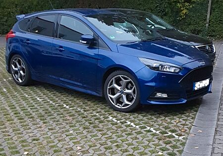 Ford Focus 2,0 EcoBoost ST Leder-Exklusiv-Paket ST