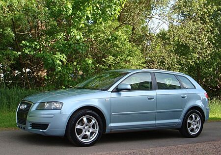 Audi A3 1.6 FSI Attraction