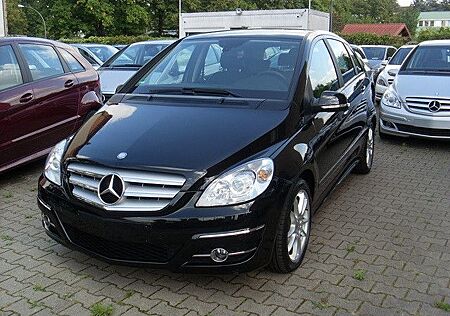 Mercedes-Benz B 200 Autom/ Standheizung/ Anhängerkuppl/ PDC