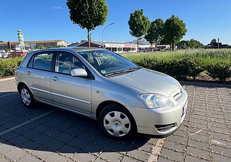 Toyota Corolla 1.4 Sol, Anhängerkupplung, 2. Hand