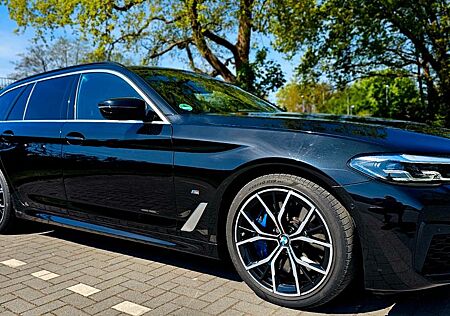 BMW 530d xDrive Touring MSport LED*AHK*Standh.*Pano