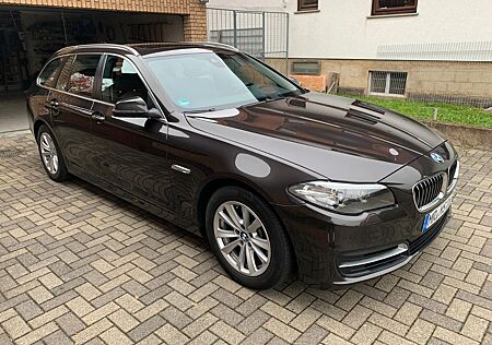 BMW 520d xDrive Touring Standheizung, Navi, AHK, PDC