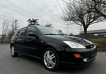 Ford Focus Futura TÜV NEU/SEHR SAUBER/KLIMA/TOP
