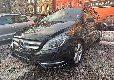 Mercedes-Benz B 200 Sport Paket/LED/Navi