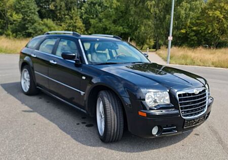 Chrysler 300C Touring 5.7 V8 HEMI AWD + LPG