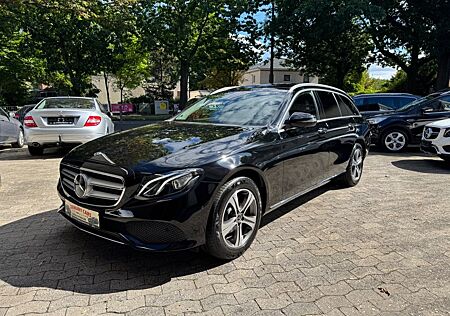 Mercedes-Benz E 220 D 360°-Kamera+Panoramadach+Leder+LED+AHK,,