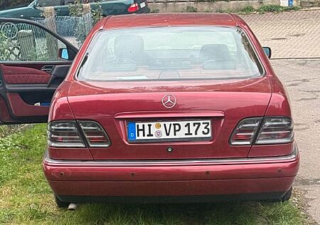 Mercedes-Benz E 200 ELEGANCE Elegance