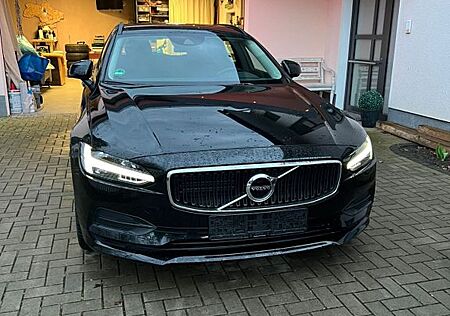 Volvo V90 D4 Momentum