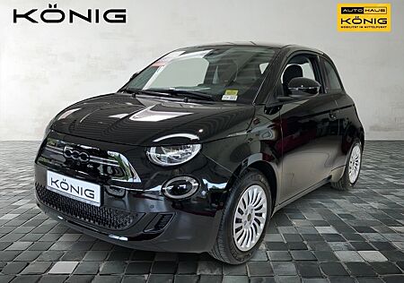 Fiat 500E Elektro 42 kWh 3+1 RED Komfortpaket