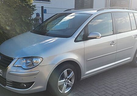 VW Touran Volkswagen 2.0 TDI DPF Trendline Trendline