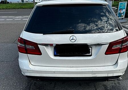 Mercedes-Benz E 350 CDI T BlueEFFICIENCY -