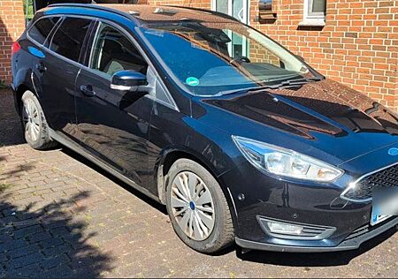 Ford Focus Navi*L-Heizung*P-Assis*Z-R* Wapu Neu