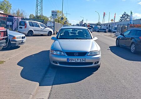 Opel Vectra 1.8 16V Comfort