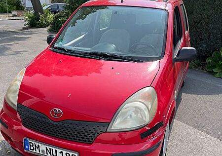 Toyota Yaris 1.3 -