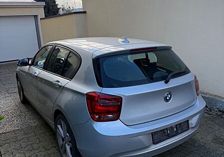 BMW 118d Navi/Parktronic/Multi-Lenkrad