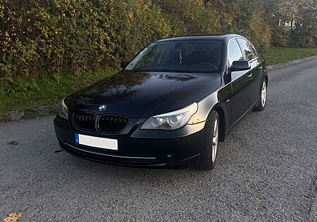 BMW 523i A -