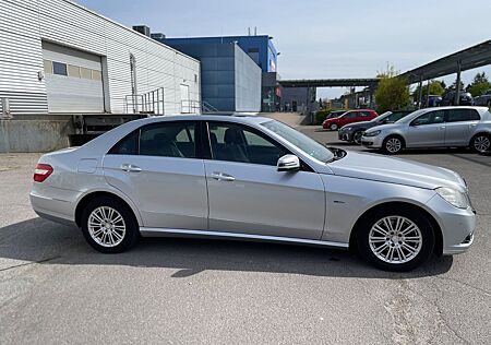 Mercedes-Benz 220 E KLASSE GSD PDC SITZH. Mercedes Checkheft