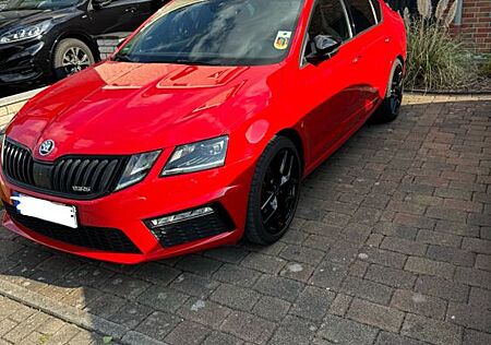 Skoda Octavia 2.0 TDI DSG RS | LED | Canton uvm.