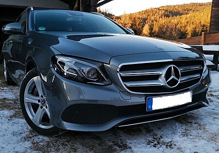 Mercedes-Benz E 350 E350d 4M T Multibeam LED Schiebedach Tempomat