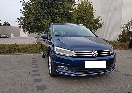 VW Touran Volkswagen 2.0 TDI SCR 140kW DSG Highline 7-Sitzer
