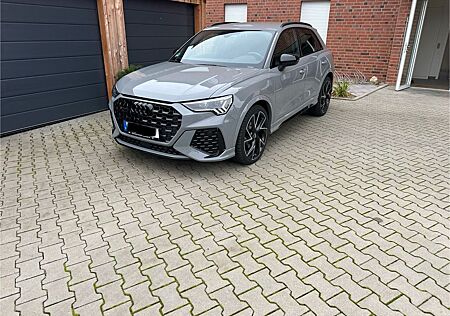 Audi RS Q3 RSQ3 2.5 TFSI S tronic quattro -