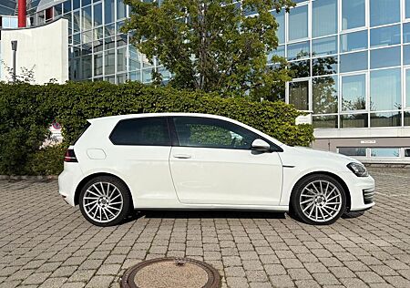 VW Golf Volkswagen GTD Leder, DSG, Xenon, Panorama, Dynaudio