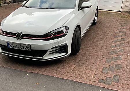 VW Golf Volkswagen 2.0 TSI GTI Performance GTI Performance