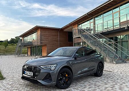 Audi e-tron 50 quattro S line