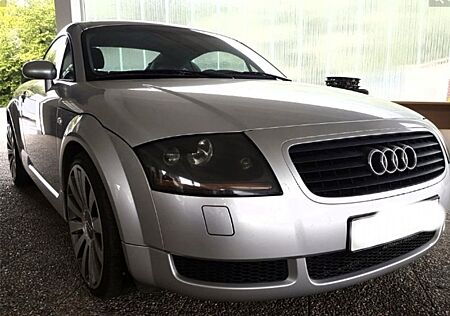 Audi TT Coupe 1.8T quattro 132 kW -