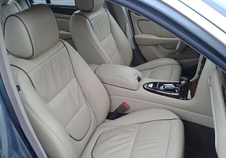 Jaguar XJ 2,7 Diesel V6 Executive 8000Netto Scheckheft