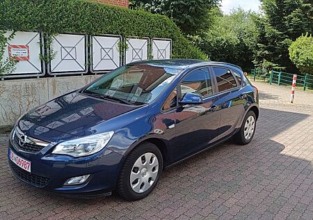 Opel Astra J Lim. 5-trg. Selection TÜV NEU