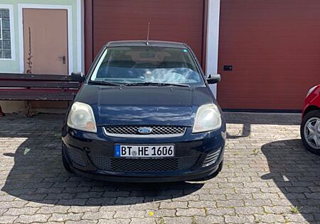 Ford Fiesta Mk5 Wenig Kilometer, TÜV neu