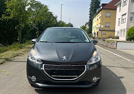 Peugeot 208 PureTech 82 Allure (Tüv bis Mai 2027!!)