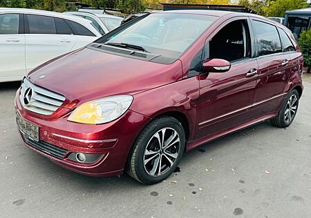 Mercedes-Benz B 200 AUTOMATIK XENON PDC TEMPOMAT KLIMA