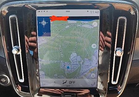 Volvo XC 40 XC40 Inscription Leder LED Pano Wartung Reifen