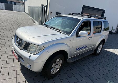 Nissan Pathfinder 2.5 dCi Premium 7 Sitzer