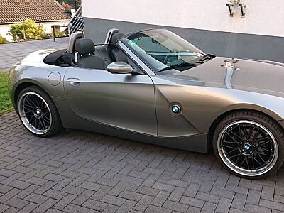 BMW Z4 2.2i im Top-Zustand Saison 3-10