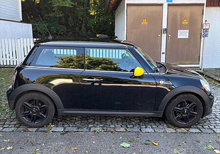 Mini ONE 72KW Brick Lane Alien Green Brick Lane A...