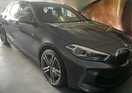 BMW M135i xDrive A -
