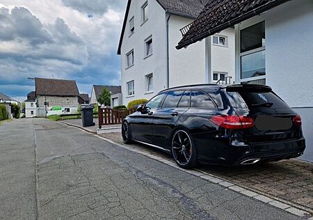 Mercedes-Benz C 200 4MATIC T AMG Line Autom. AMG Line
