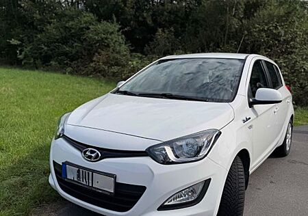 Hyundai i20 1.1 CRDi Style blue Style