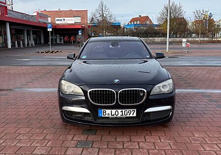 BMW 750i xDrive -