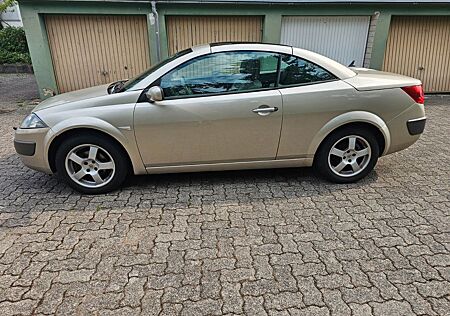 Renault Megane Coupé-Cabriolet Privilege 2.0 16V Exp...