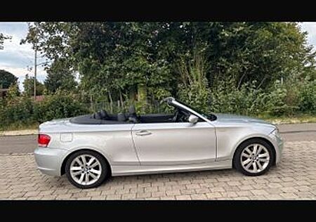 BMW 120i Cabrio (E88) | 170 PS | Automatik | TÜV