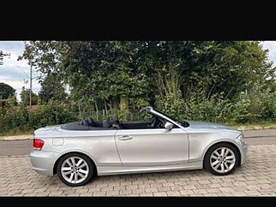 BMW 120i Cabrio (E88) | 170 PS | Automatik | TÜV
