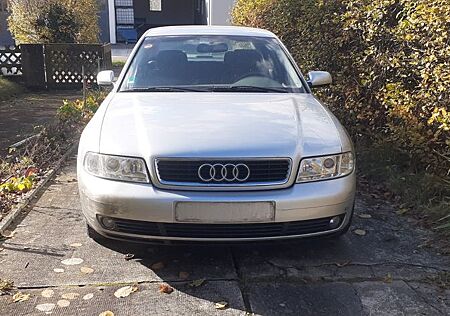 Audi A4 1.6 -