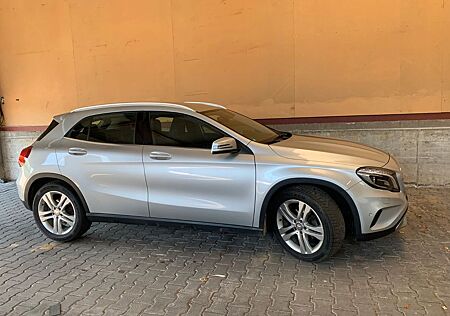 Mercedes-Benz GLA 220 CDI 4MATIC DCT -